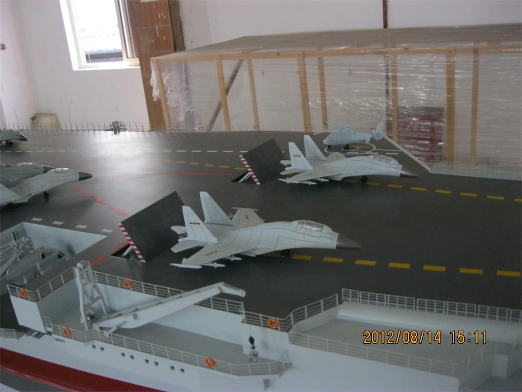 辉县市辽宁舰模型